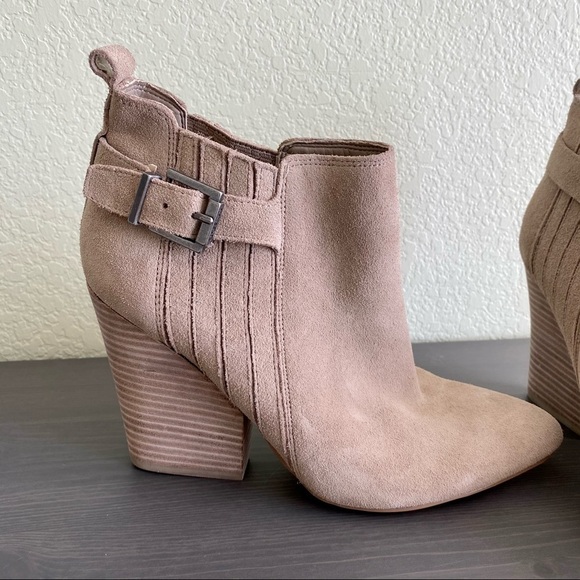NWOT Beige Guess Booties - Picture 3 of 10